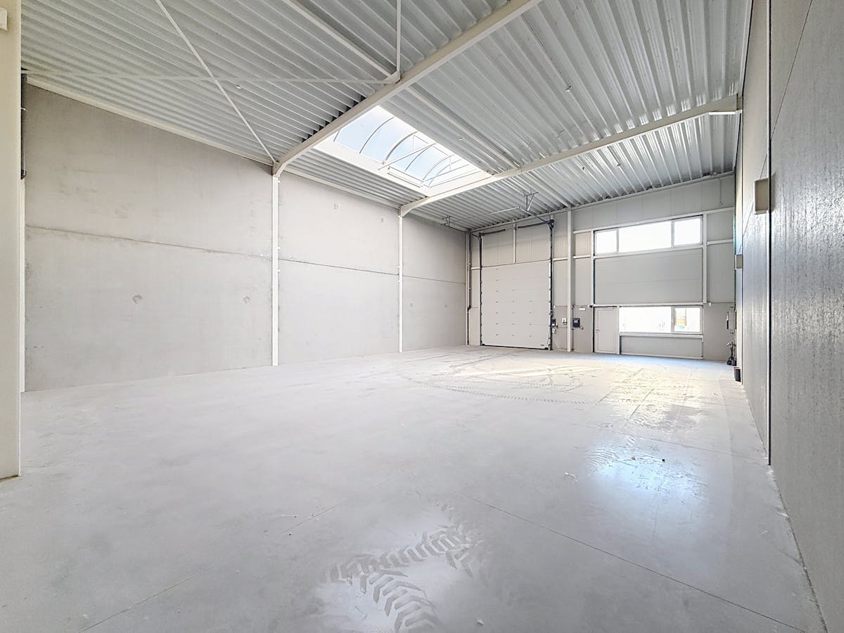Unité PME récemment construite (216 m²) à louer à Evergem - photo 3