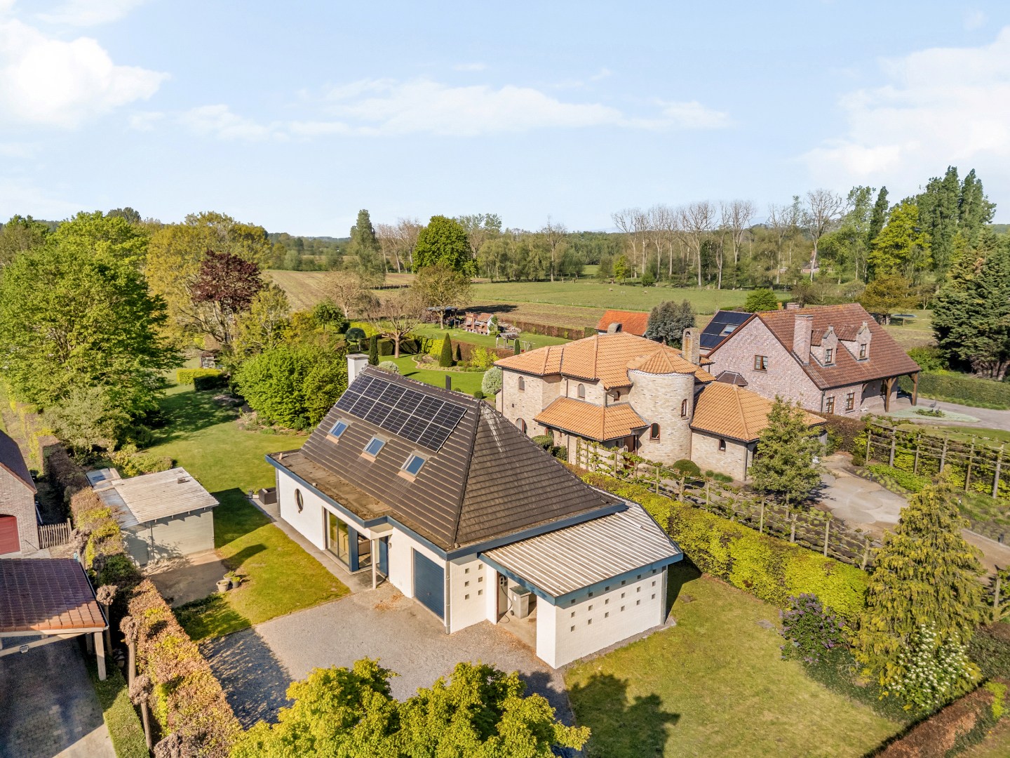 Vrijstaande villa met uitzonderlijke tuin van 2.425 m² te Lokeren! - foto 3