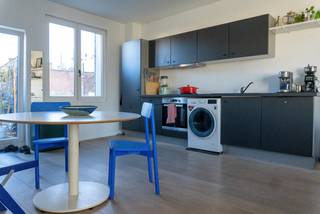 Duplex met zonneterras (lees: elke dag vakantie)Als je het appartement binnenstapt, voel je meteen het licht. Dat is ook wat mij deed vallen voor...