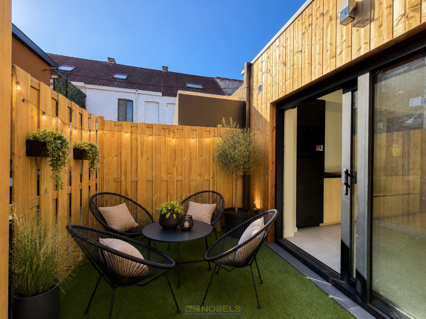 À vendre, maison de ville entièrement rénovée et économe en énergie avec cour à Renaix ! - photo 2