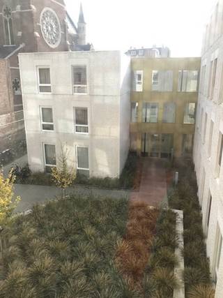 Deze moderne en mooi ingerichte studentenkamer gelegen in de Stijfselrui 32 bevindt zich in het centrum van Antwerpen, vlakbij de Paardenmarkt en...