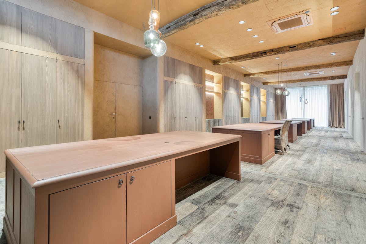 Toonzaal met prachtig ingerichte burelen in Oostnieuwkerke-Staden - foto 3