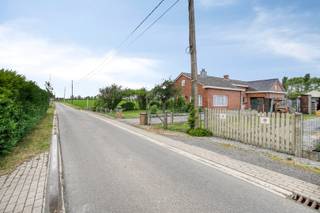 Te renoveren vrijstaande woning of bouwgrond op 1437 m² gelegen in het landelijke Meigem.De woning werd in 1965 gebouwd en bevindt zich volledig op...
