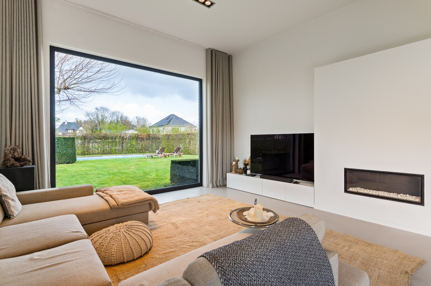 Ruime, exclusief afgewerkte woning met zwembad op Toplocatie te Berlaar - foto 2