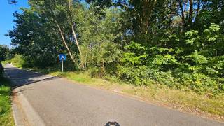 Rustig gelegen perceel bouwgrond van 7a02ca voor open bebouwing. Zuiden vooraan.<br />Perceelsbreedte ±19m.<br />Perceelsdiepte: circa 38m.<br />Bouwbreedte: circa 9m - bouwdiepte: 15m.<br />Dakhelling tussen 0 en 45°. Kroonlijsthoogte: max. 7m20.<br />Geen bouwverplichting. Goedgekeurde verkaveling.<br />Kosten voor opmeting + afpaling en aandeel verkavelingsakte ten laste van koper.<br />Gelegen: Rijmenamsebaan rechts van nr. 11 (lot 2)<br />Stedenbouw info in aanvraag (woongebied - RUP Hart van Keerbergen in zone voor wonen in het groen).<br />Geen risicozone voor overstromingen - perceelscore A.