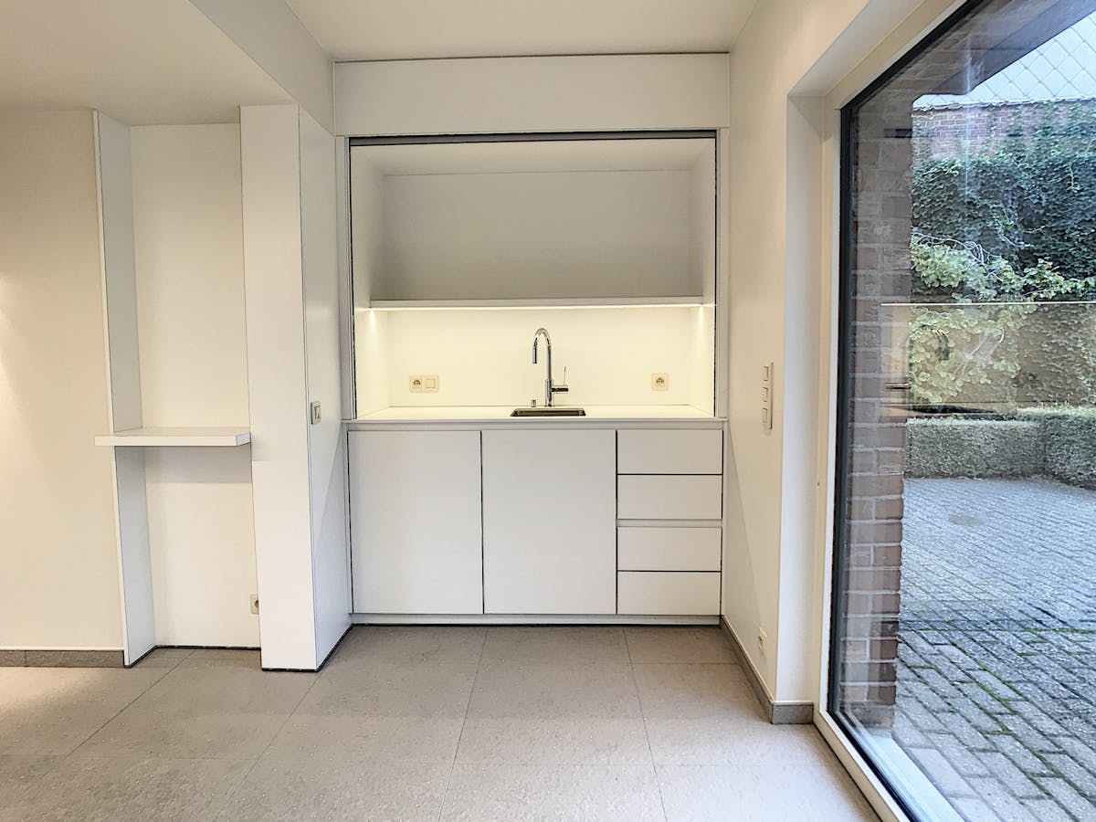 Office of approximately 130m² with parking in the center of Tielt - photo 3