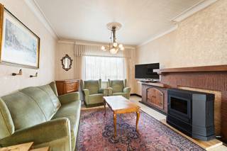 Te koop: te renoveren woning in Harelbeke, gelegen in een rustige, residentiële omgeving. Deze te renoveren gezinswoning met veel potentieel biedt...