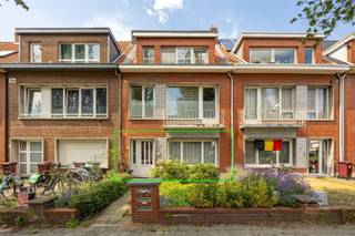 <p><span>A 1-bedroom apartment in need of some updating, with a garden and a garage in Schoten!</span></p><p><span>Ideally located with shops, schools, and public transportation within easy reach, combined with easy access to Antwerp and the surrounding municipalities. </span></p><p><span> </span></p><p><span>This</span><span> 65m²</span><span>apartment</span><span> (see EPC) is located on the</span><span> ground floor</span><span> of a small-scale, well-maintained building.</span></p><p><span>Upon entering the foyer, you immediately have access to all rooms. You enter the spacious </span></p>