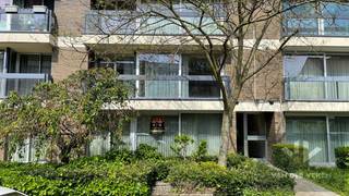 Dit appartement is beschikbaar vanaf 1 juni 2026! Vroeger is bespreekbaar. Vaste kosten: € 75,00 per maand Ruime overdekte autostaanplaats mee te...