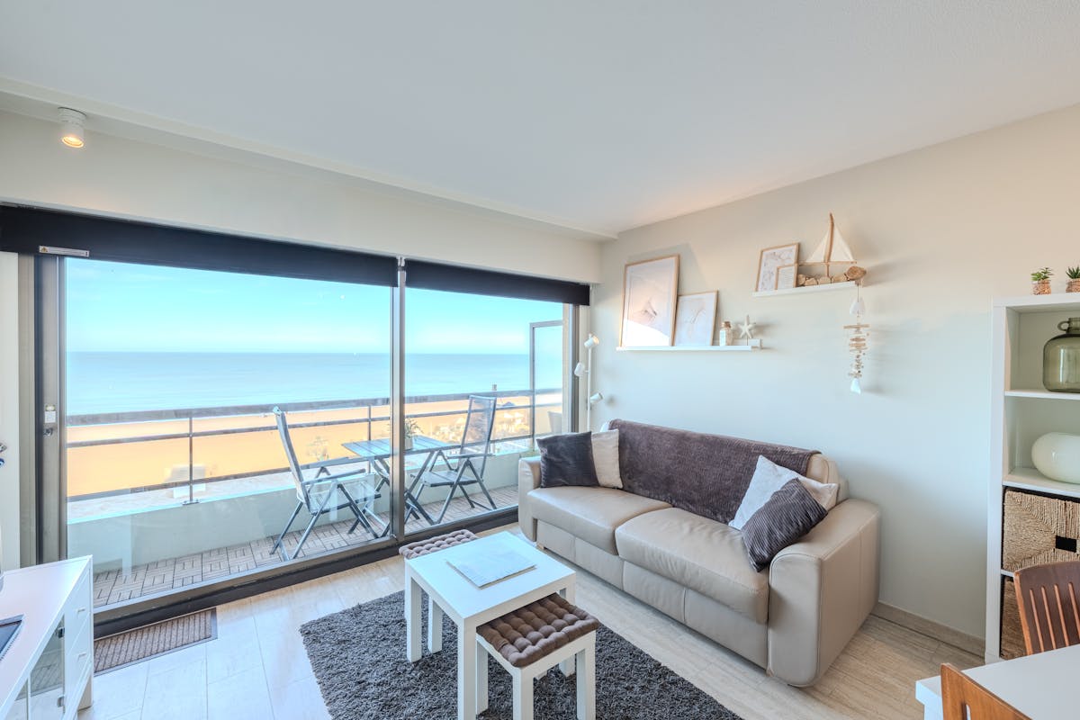 Studio spacieux pour 4 personnes avec terrasse et vue frontale phénoménale sur la mer à vendre - photo 3