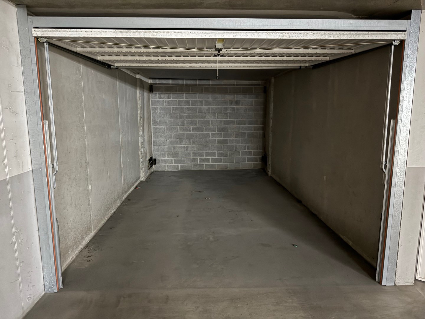 RES. J. STÜBBENPARK - GESLOTEN GARAGEBOX - DUINBERGEN - foto 5