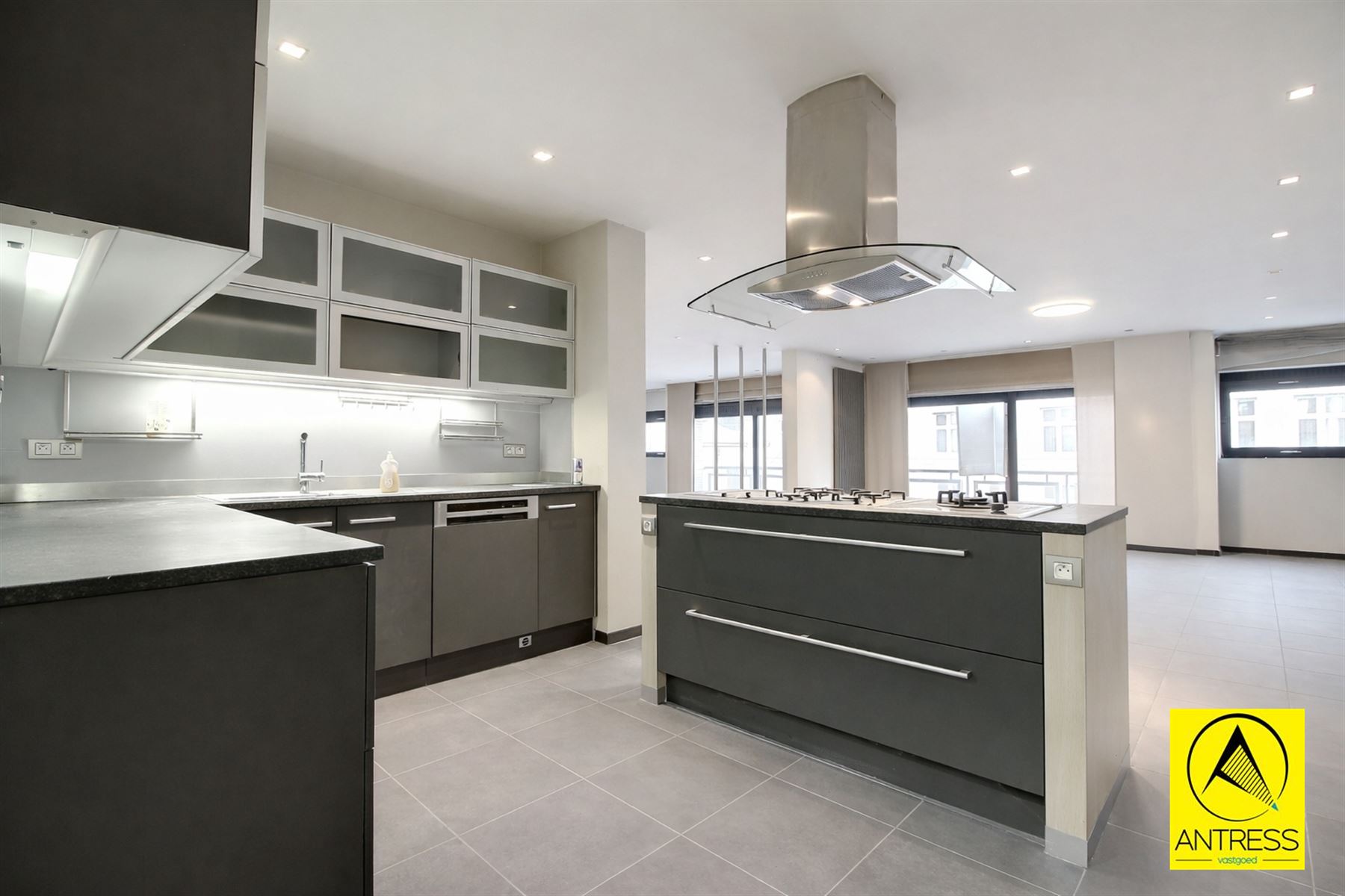 In centrum Lint gelegen appartement van 200m²! - foto 4