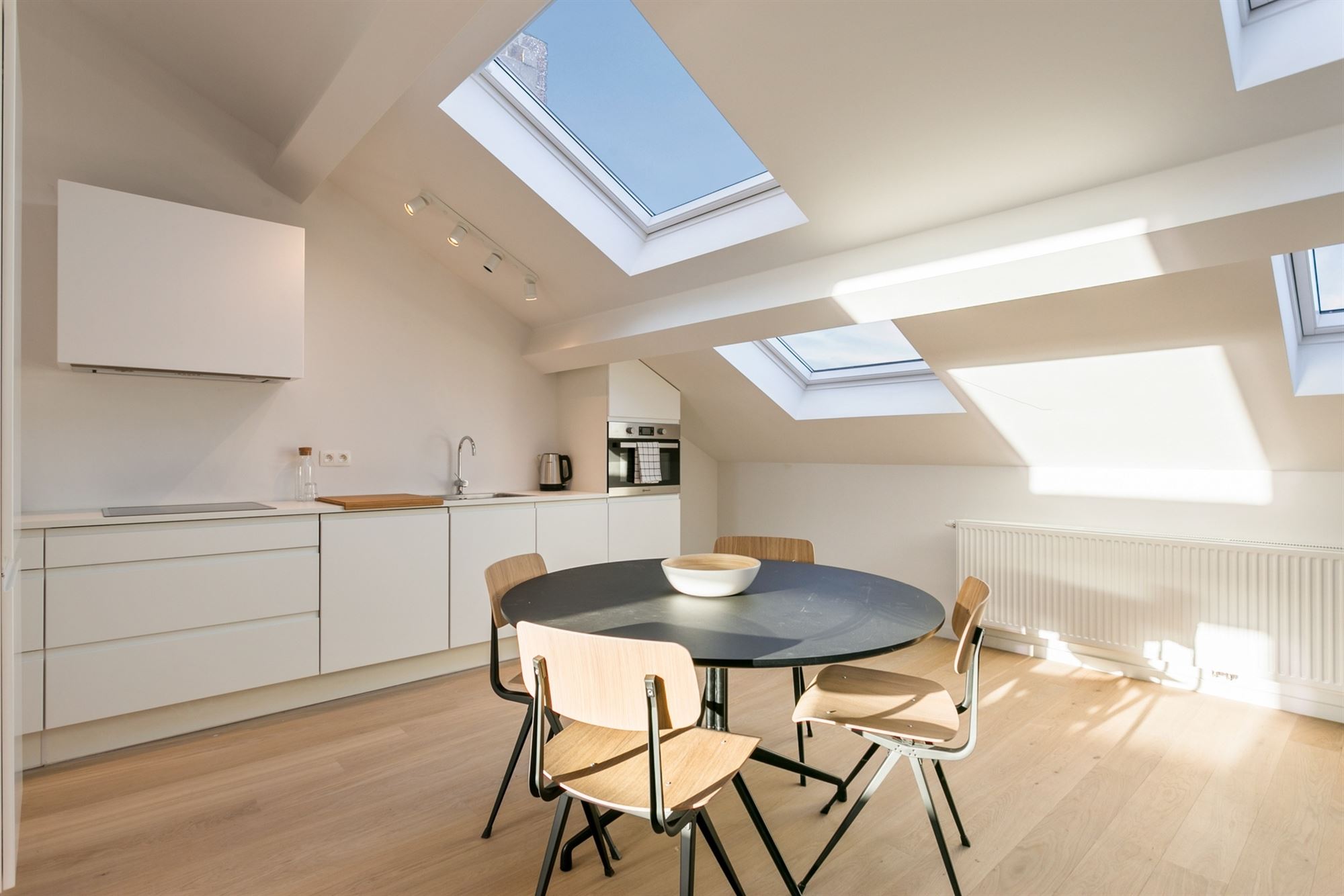 Ruim 2 slaapkamer appartement op toplocatie! - foto 4