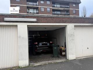 Rustig gelegen appartement in een groene omgeving en toch op wandelafstand van de markt van Oudenaarde, werd volledig opgefrist. Indeling:...