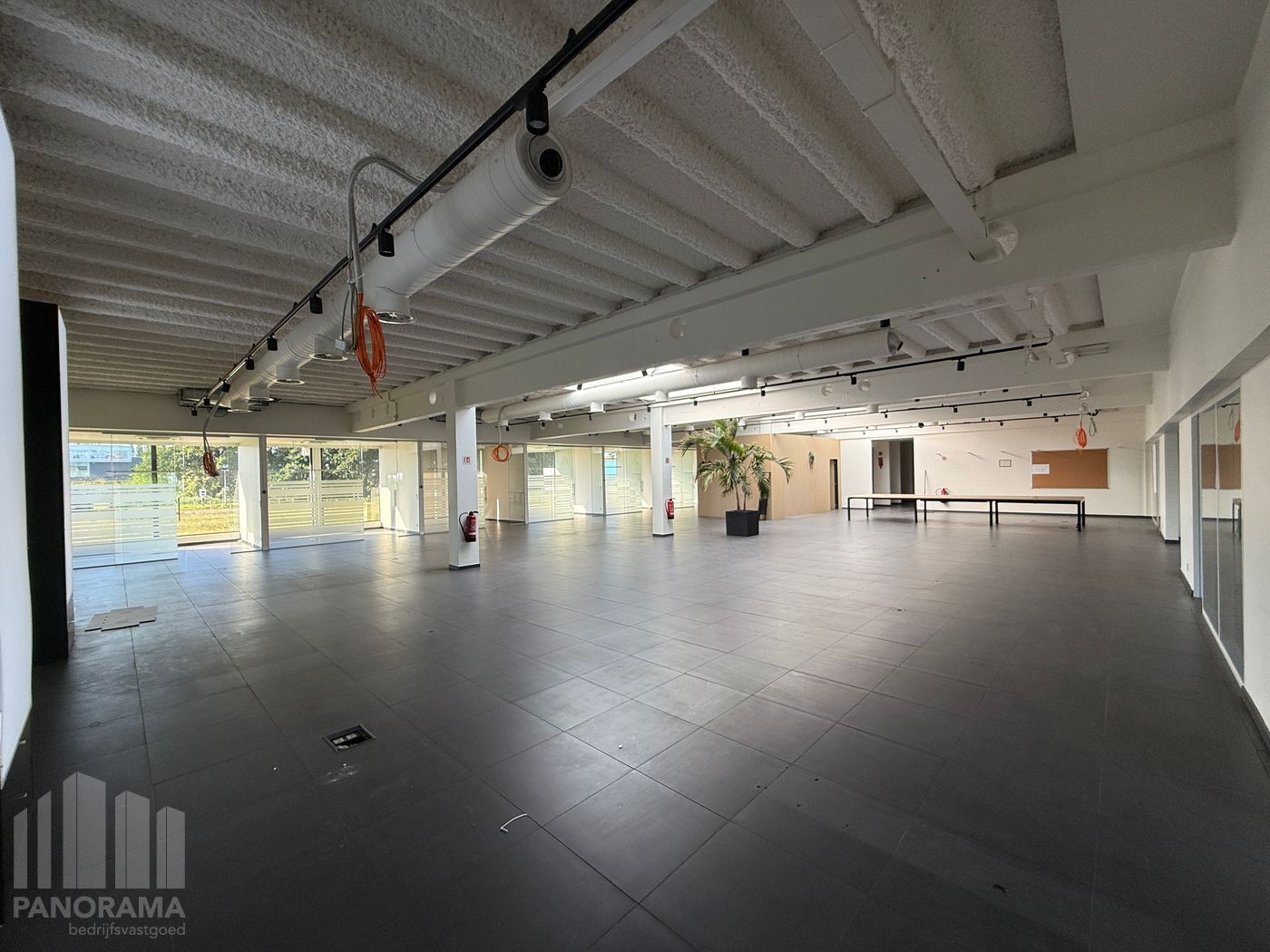 Instapklare kantoren op topligging met visibiliteit van de E17 - foto 5