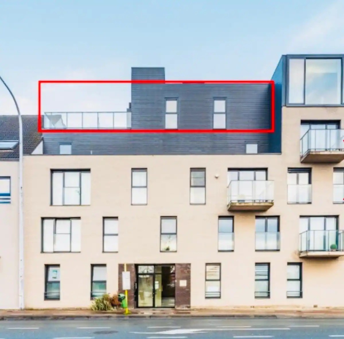 Te koop – Uniek penthouse met uitzonderlijk terras in hartje Kortrijk - foto 1