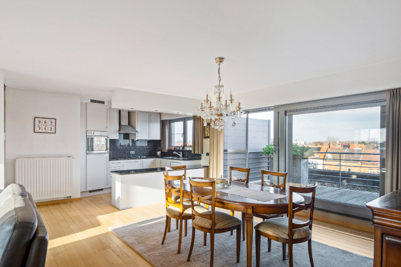 Instapklaar & lichtrijk dakappartement met 2, mog. 3 SLK, 2 ruime terrassen en dubbele garagebox - foto 5