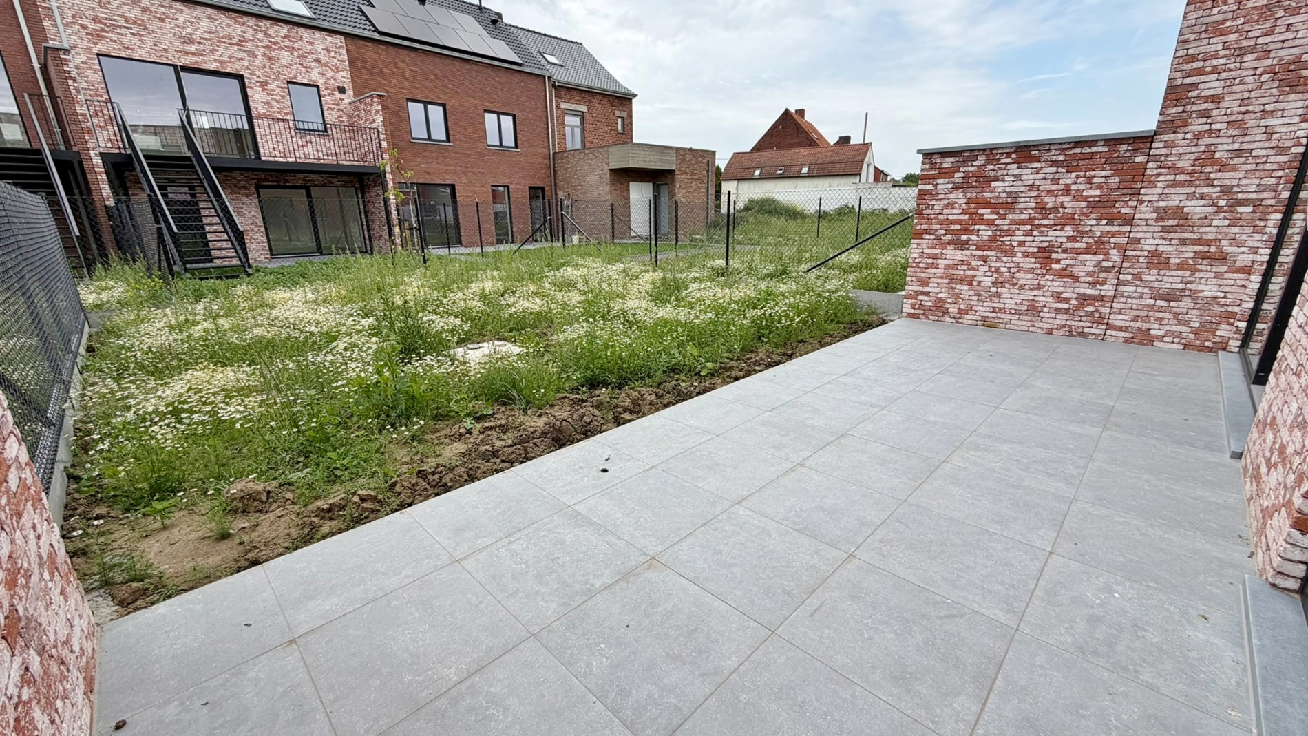 Energiezuinige instapklare rijwoning met garage en tuin, rustig en heel centraal gelegen ( 6% BTW ) - foto 5