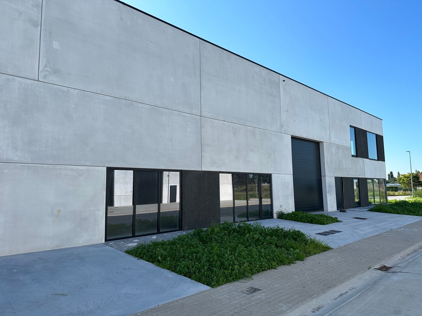 553 m² nieuwbouw KMO-unit met woning op 780 m² terrein - photo 5