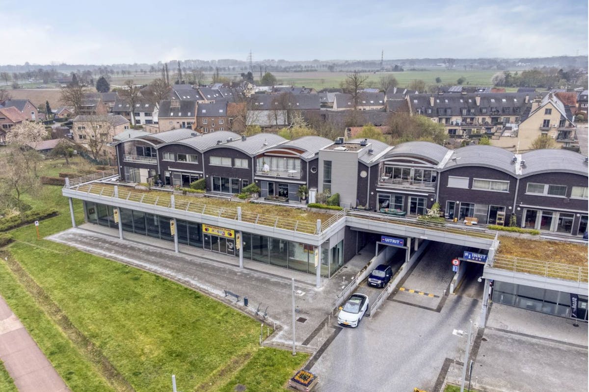 Commerciële baanwinkel van 1.130 m² op toplocatie in Maaseik - foto 4