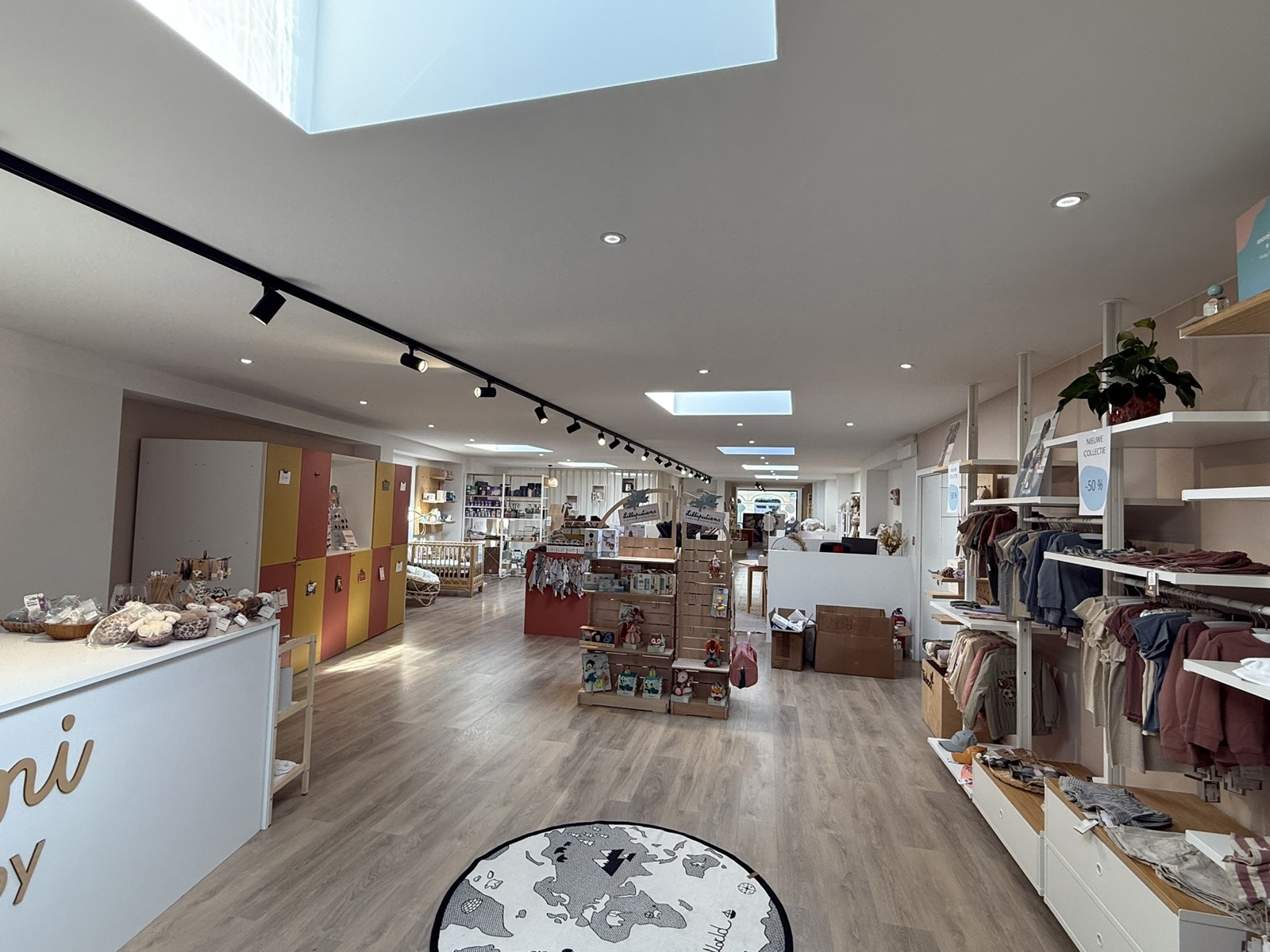 Zeer centraal gelegen polyvalent handelspand bestaande uit winkelruimte/kantoorruimte  - foto 5