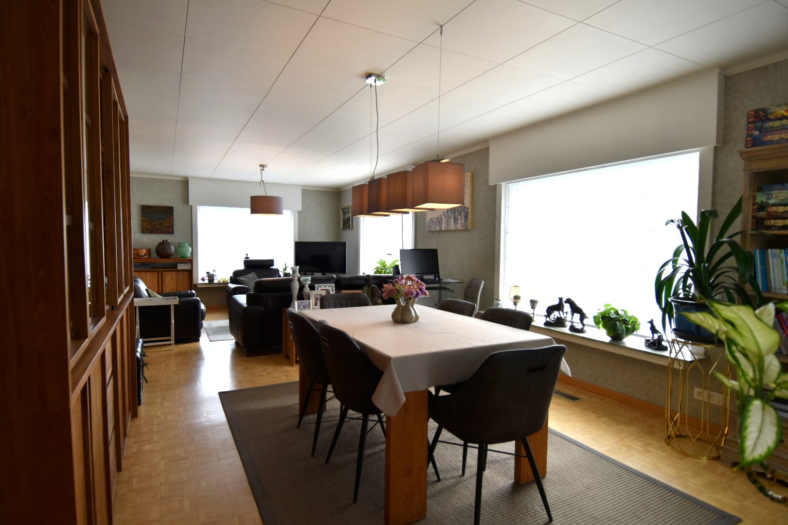 Charmante bungalow met 3 slaapkamers, dubbele garage en tuin te koop in Wevelgem - foto 4