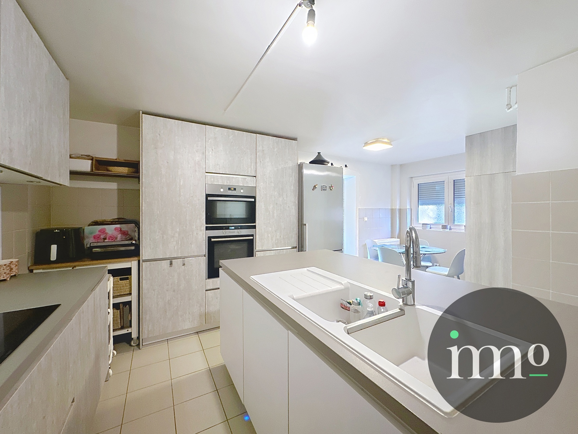 RUIME DRIEGEVELWONING MET 5 SLAAPKAMERS EN TUIN - foto 4