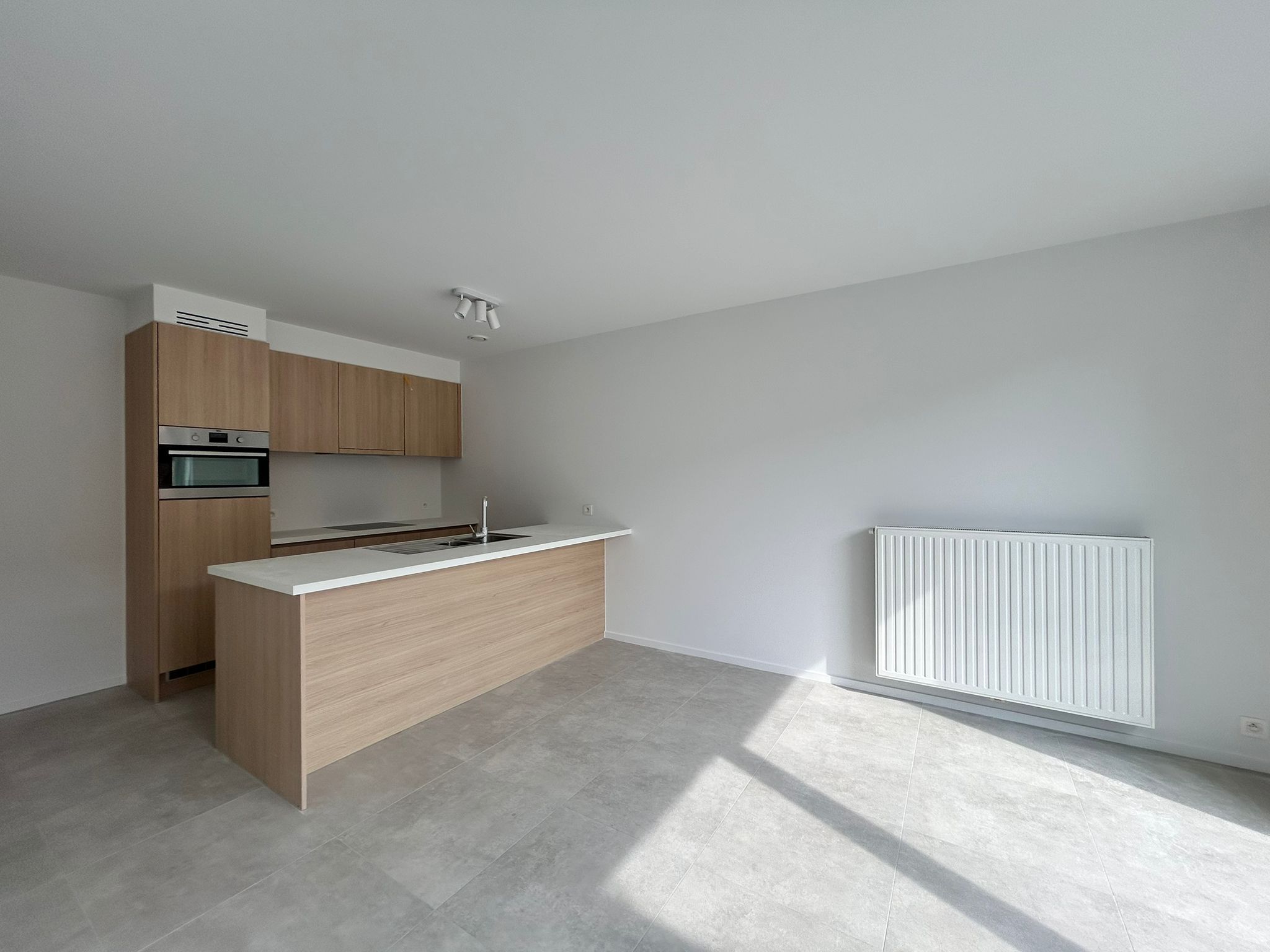 Nieuwbouwappartement met 2 slaapkamers en 2 ruimte terrassen te huur in Diksmuide - foto 3