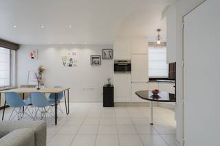 Are you looking for a ready-to-move-in apartment in a small-scale residence a stone's throw from the bustling center of Kortrijk? Then look...