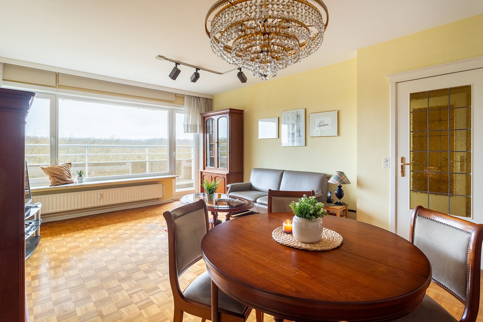 Lichtrijk appartement met 2 slaapkamers - foto 4