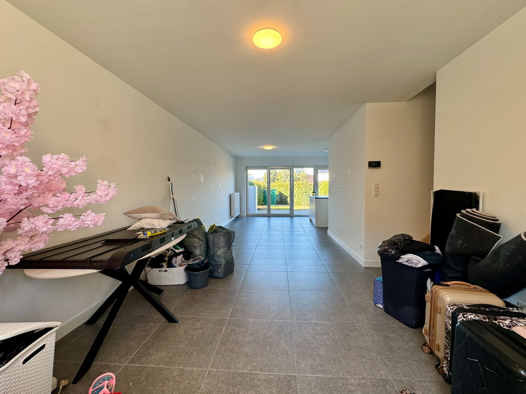 Recente woning met 3 slaapkamers, tuin en polyvalente zolder. - foto 4