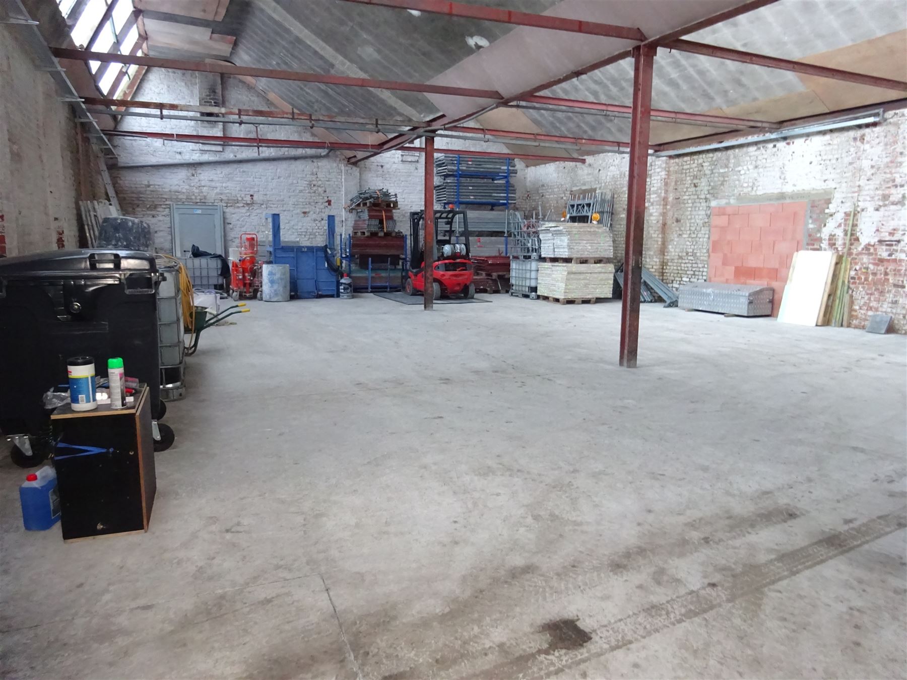 Magazijn van 216 m² - vlotte bereikbaarheid E17 - foto 5