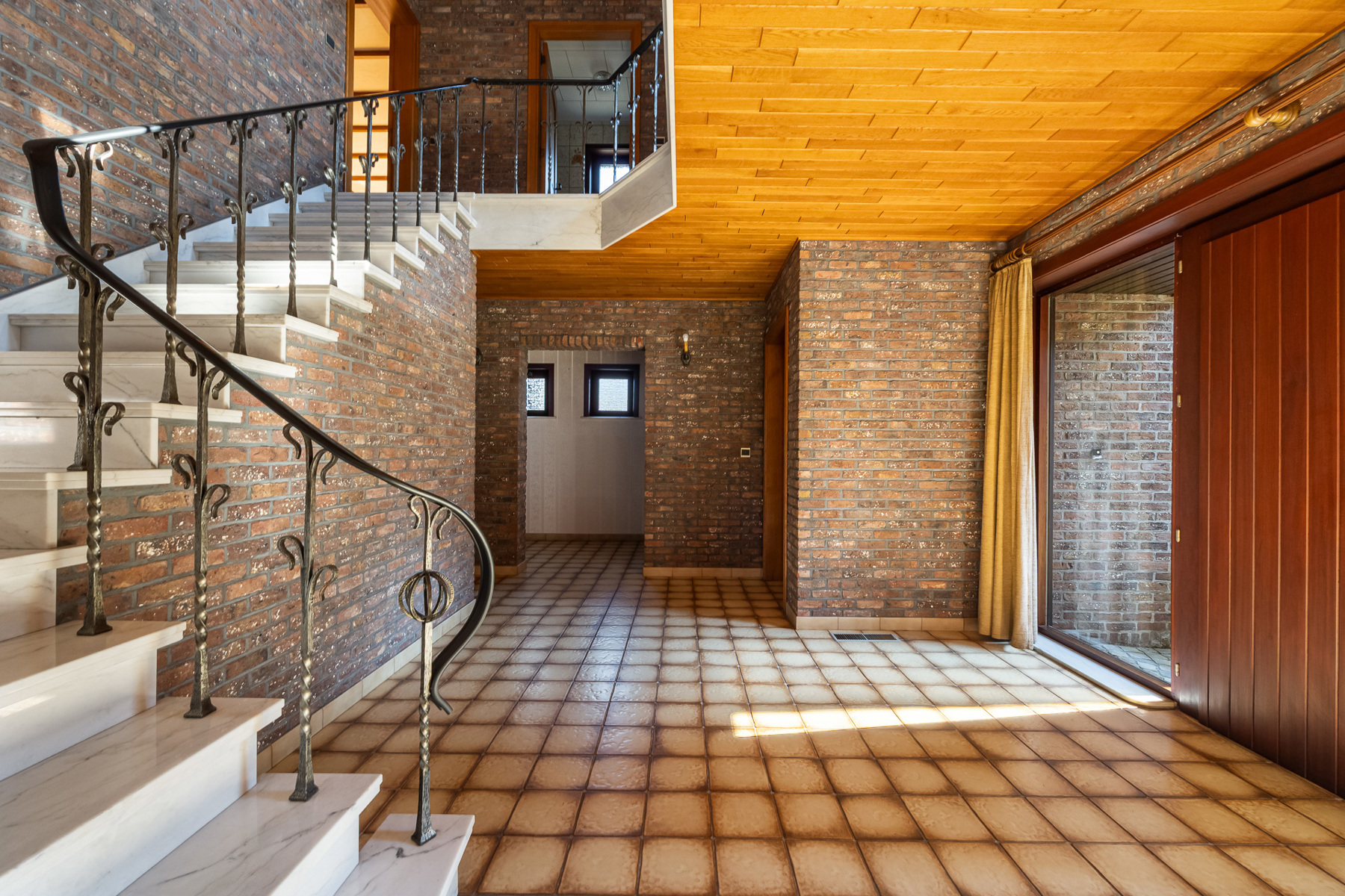 Ruime woning met vijver en opslagplaats van 190m² - foto 5