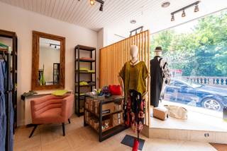 De Leopoldstraat in Antwerpen is een elegante en levendige straat die bekendstaat om haar rijke geschiedenis, cultuur en stijlvolle...