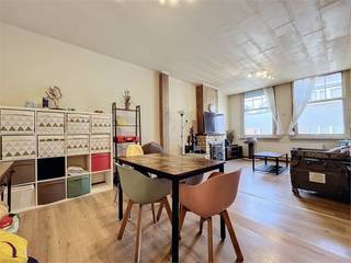 de Huisleverancier verwelkomt je in deze semi-half-open bebouwing gelegen aan Drabstraat 4 te Mortsel. De woning werd reeds grotendeels...