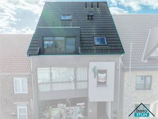 Dit recent duplex appartement bevindt zich in het hart van Veldegem, met een vlotte verbinding naar de E403 en op wandelafstand van diverse winkels...