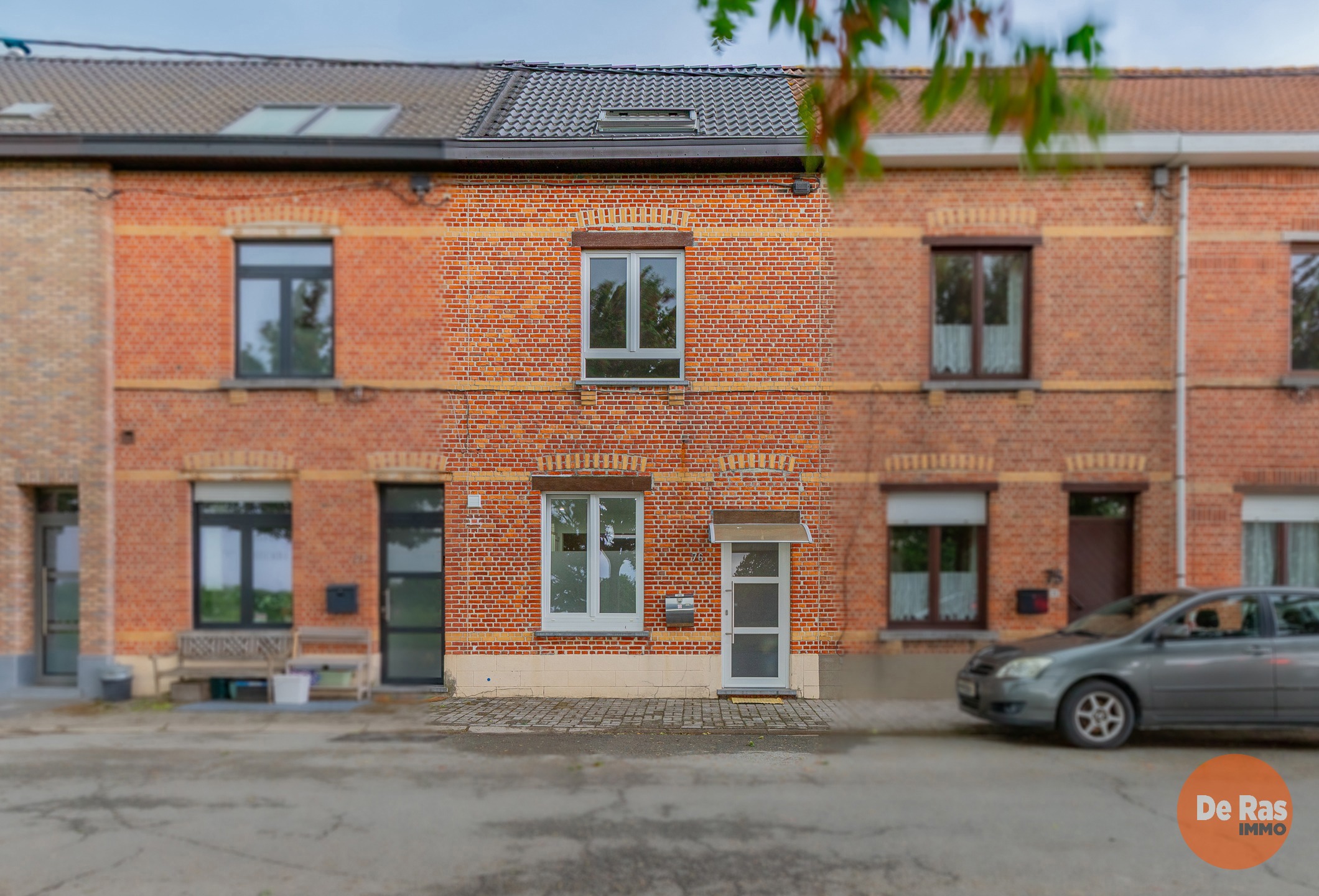 GRIMBERGEN-Gerenoveerde woning zonder tuin/koer aan de vaart - foto 1