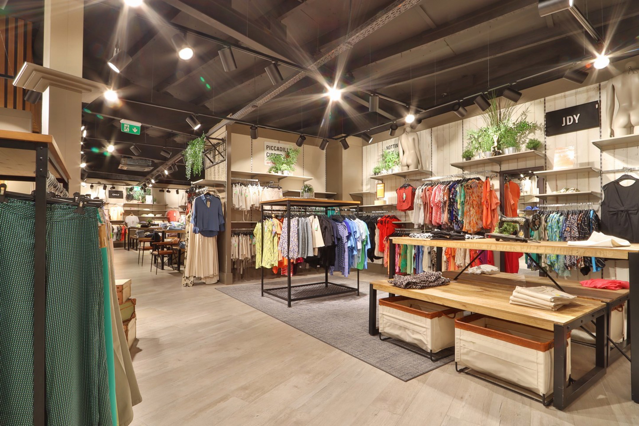 Commercial à louer à Beveren-Kruibeke-Zwijndrecht - photo 4