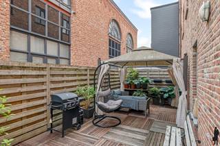 In de Lentestraat bevindt zich dit ruime en lichtrijke tweeslaapkamerappartement, gelegen in een goed onderhouden gebouw uit 2006. De woning ligt...