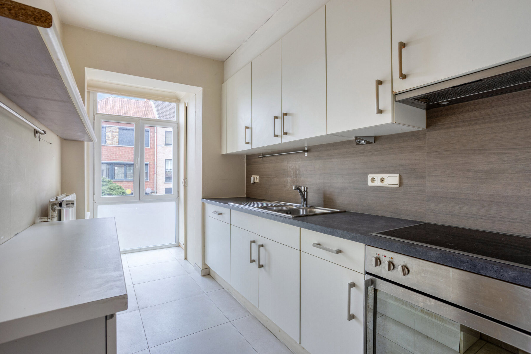 Appartement met twee kamers, garage, parking en kelder. - foto 4