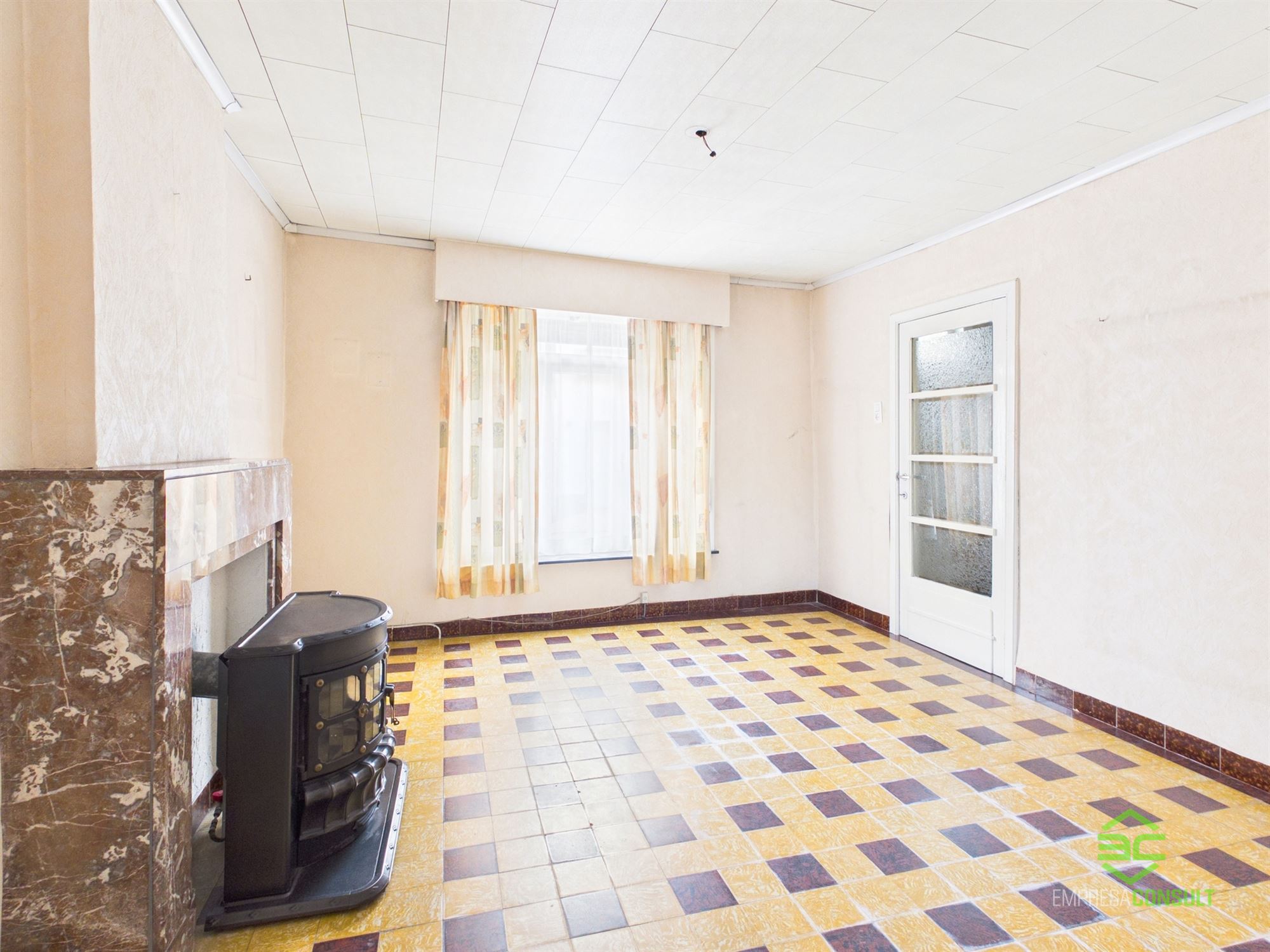 Centraal gelegen te renoveren woning met 3/5slpk! - foto 5