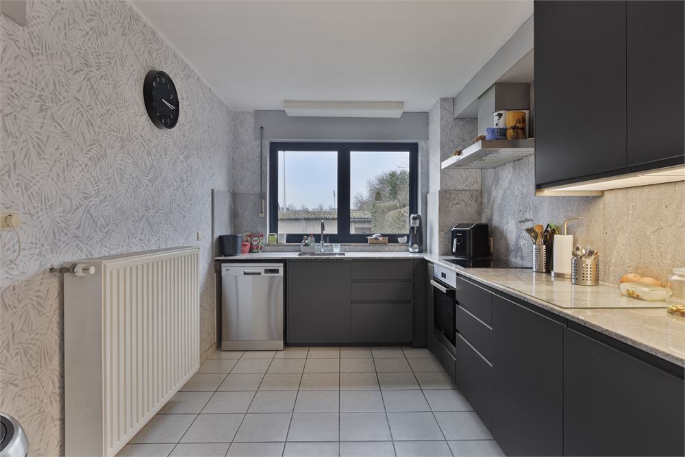 Gezinswoning met 4 slaapkamers en zongeoriënteerde tuin in Tongeren-Borgloon - foto 3