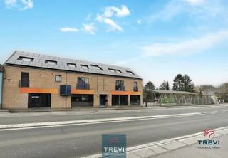 Soignies, idéalement situé, dans un emplacement stratégique, superbe espace commercial avec grand terrain à bâtir attenant idéal pour un...