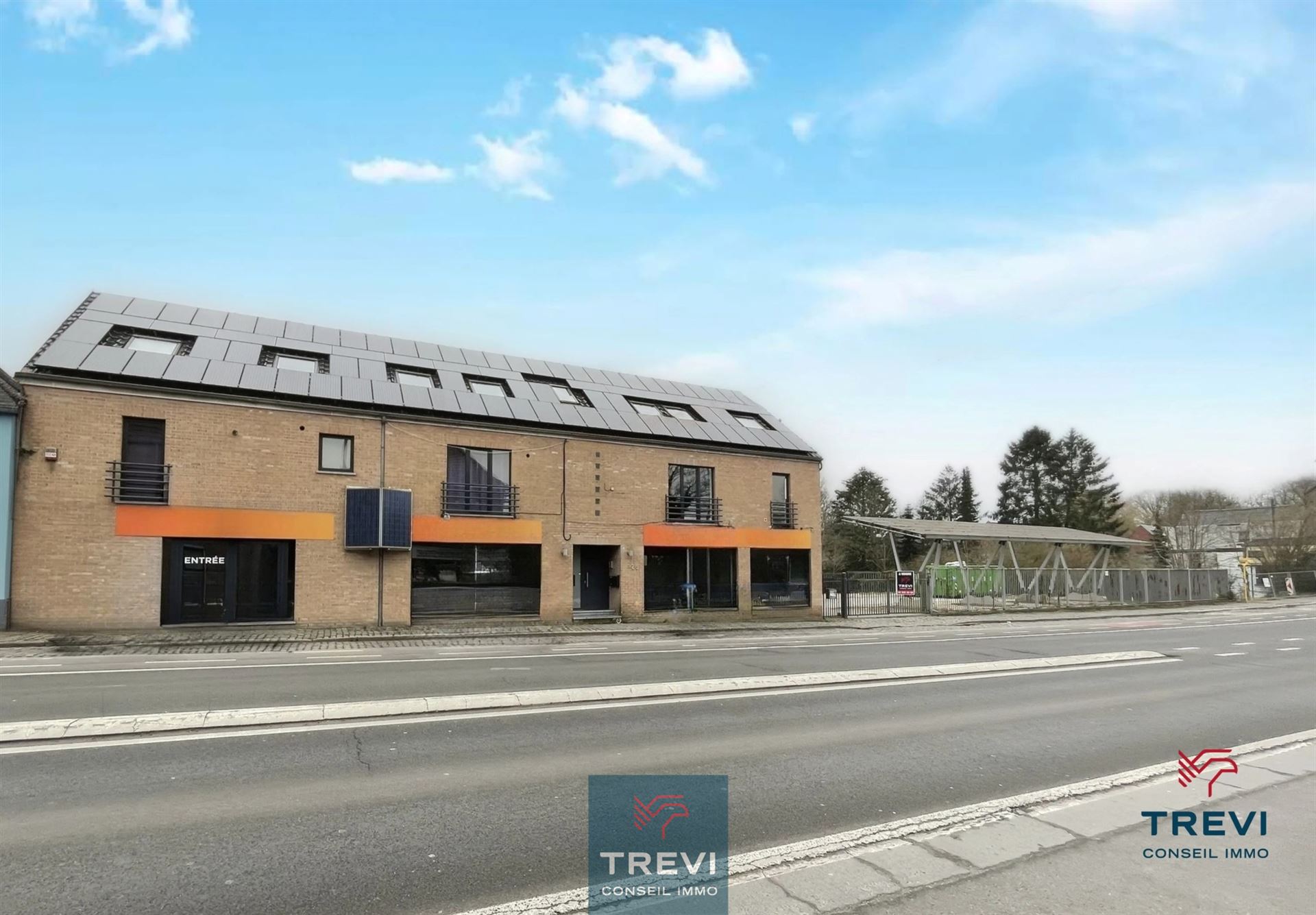 Immeuble commercial + terrain à bâtir - photo 2