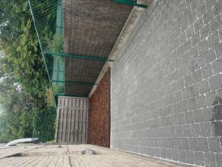 <p>Gezellig één slaapkamer appartement in Waregem te huur</p>
<p> </p>
<p>Het appartement heeft een woonkamer met veel lichtinval en die toegang heeft tot het terras, keukenhoek, badkamer met douche, toilet, berging en één slaapkamer.</p>
<p>Privatief terras en carport</p>
<p> </p>
<p>Troeven</p>
<ul><li>energiezuinig</li><li>terras en carport</li><li>volledig herschilderd</li></ul>
<p> </p>