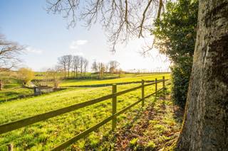Te koop: charmant landhuis op 5.547m² met uniek zicht!In het rustige en landelijke Maarkedal, bevindt zich dit authentiek landhuis op een...
