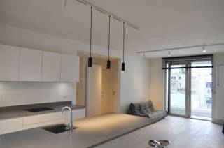 Uitstekend gelegen nieuwbouwappartement in hartje Antwerpen, tussen het gezellige toeven op de Sint-Andriesplaats en het fijne winkelen langs...