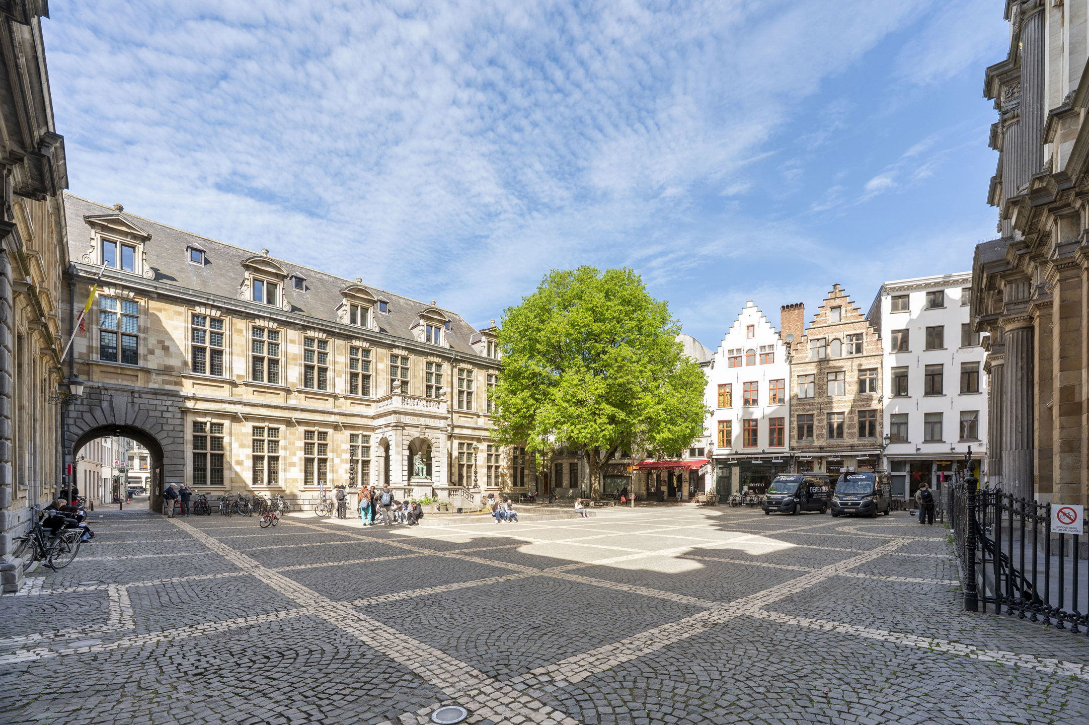 Herenhuis met zuidgerichte tuin en terras in het historisch centrum - foto 2