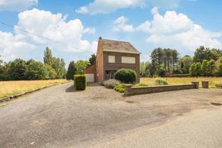 Dit prachtig gelegen bouw-/renovatieproject bevindt zich op de grens van Keerbergen en Schriek, op een boogscheut van het meer en de golf...