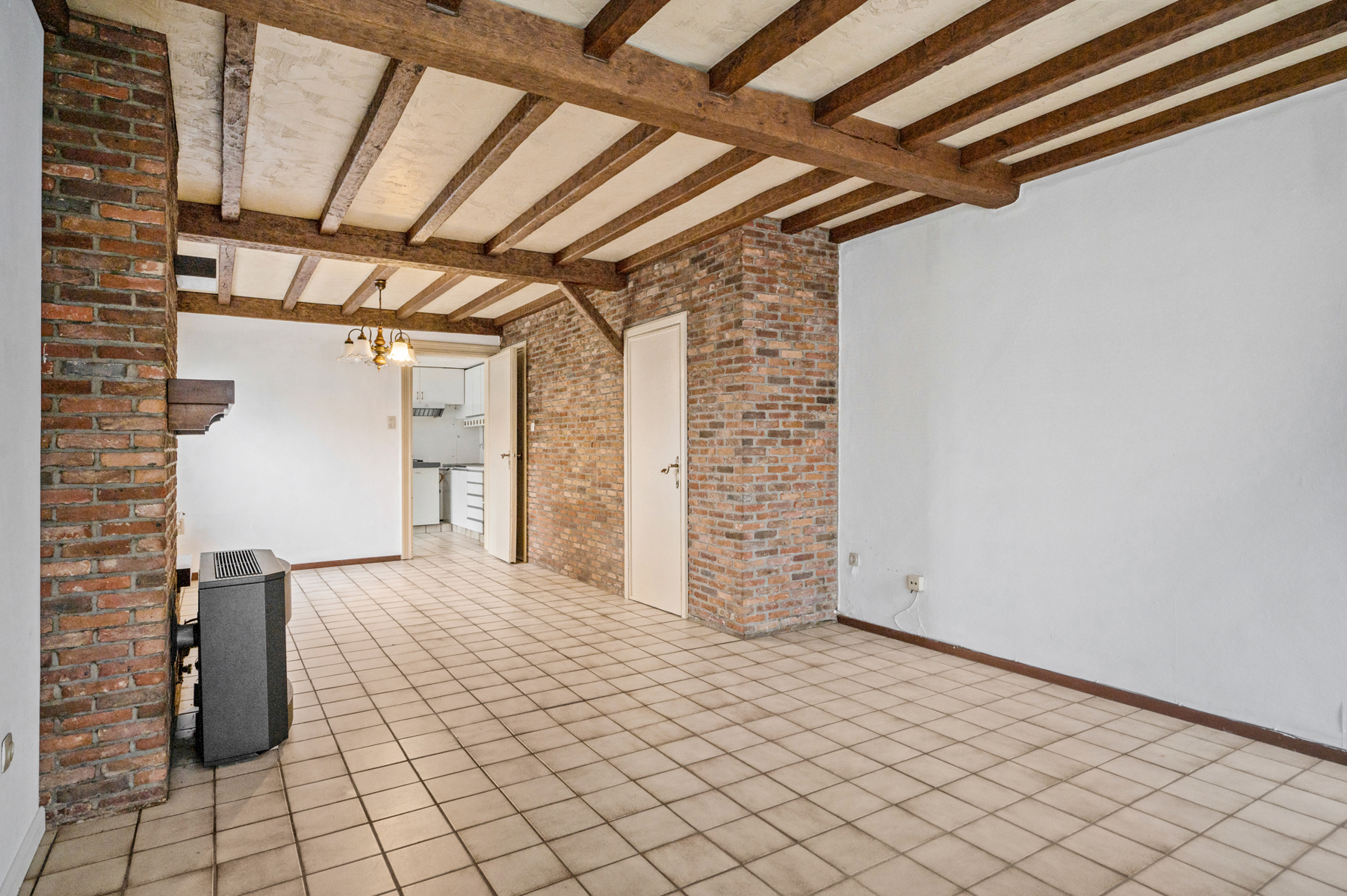 Te renoveren woonhuis met 3 slaapkamers.  - foto 4